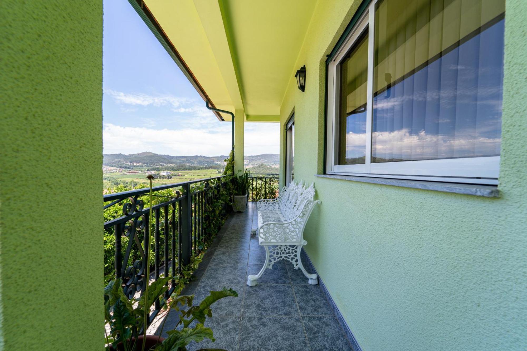Gondomar Guimaraes - Moradia V3 Com Piscina Natural By House And People Exterior foto